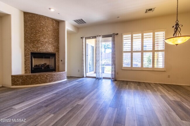 Building Photo - 11877 N Mesquite Hollow Dr