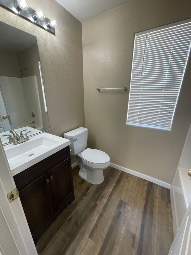 Building Photo - 4348 Santa Clarita Ave