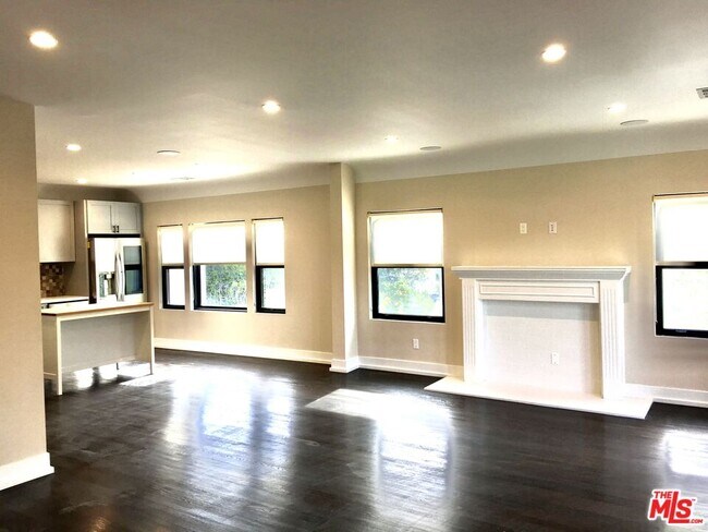 Building Photo - 1180 S Tremaine Ave