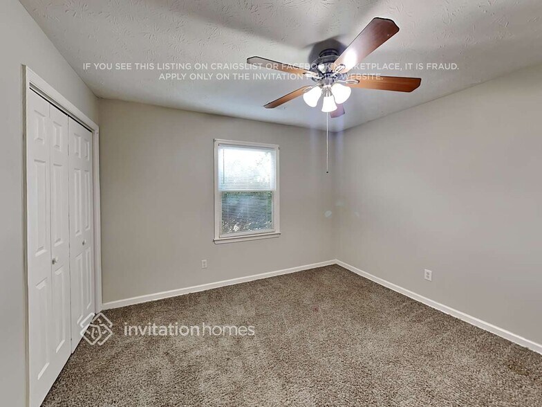 Building Photo - 230 Graystone Dr