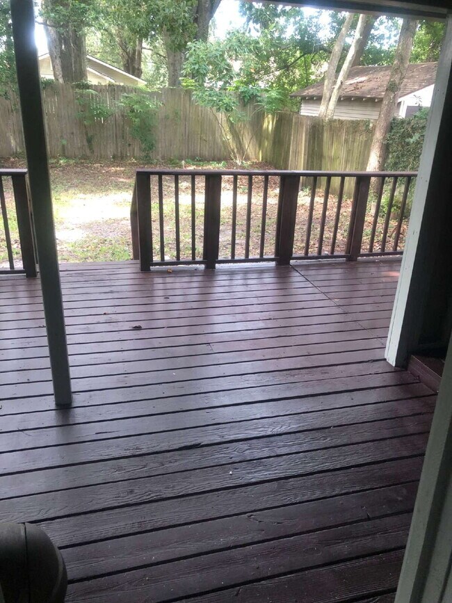 Building Photo - AVAILABLE MID-JUNE:  Charming 2-Bedroom Ho...