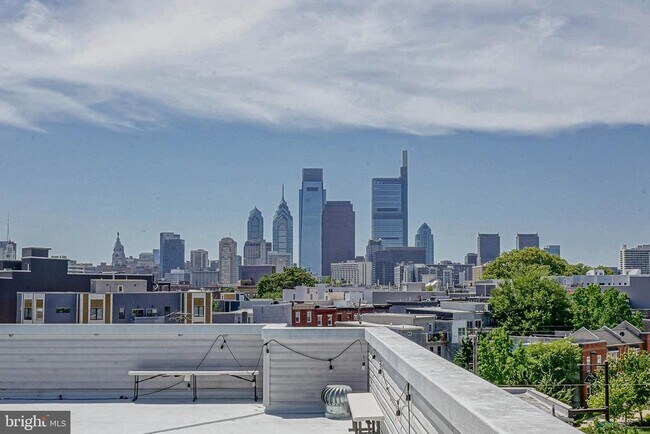 Building Photo - 1710 Cambridge St