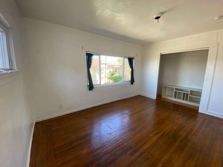 Building Photo - 685 28th St