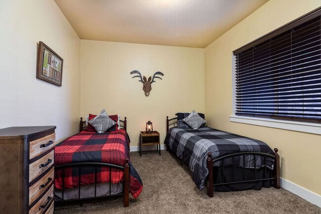 Building Photo - 5518 Lillehammer Ln