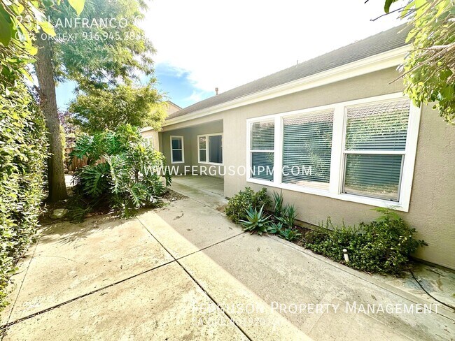Building Photo - 231 Lanfranco Cir