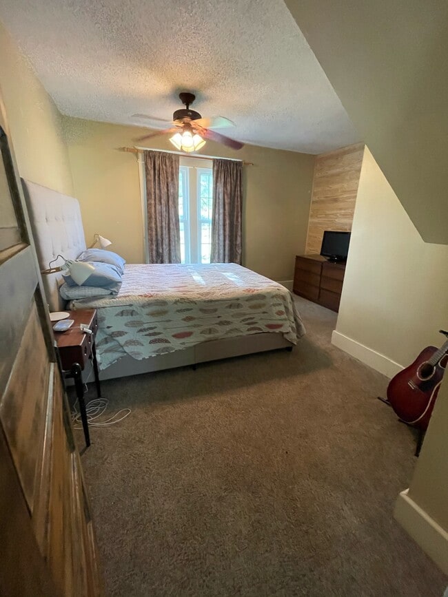 Building Photo - 701 Taylor Rd