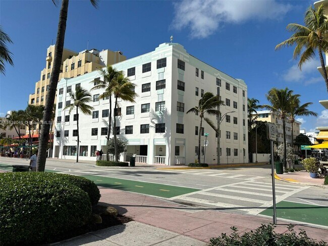 Building Photo - 1390 Ocean Dr