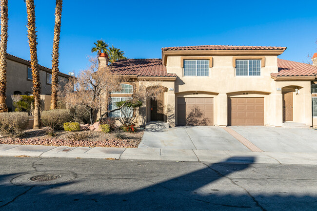 Primary Photo - North Summerlin Townhouse with attached ga...