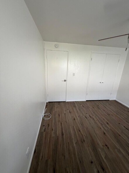 Building Photo - 263 S Lemon St