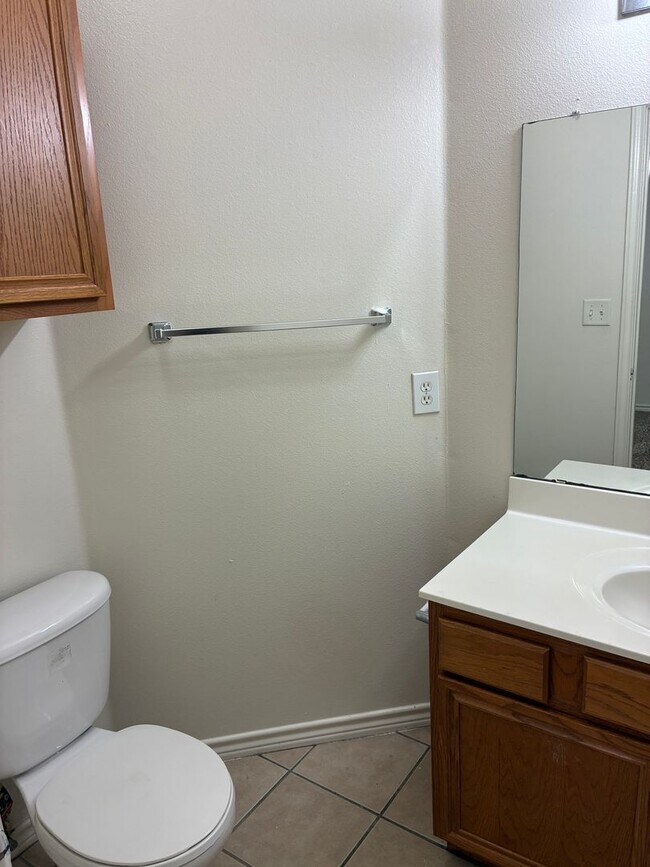 Building Photo - 810 N Belmont Ave