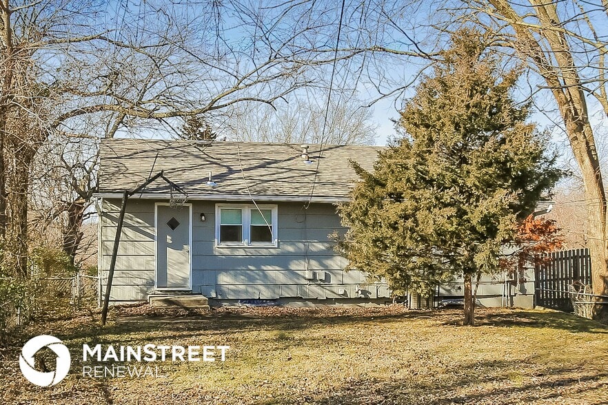 Building Photo - 8215 Highland Ave