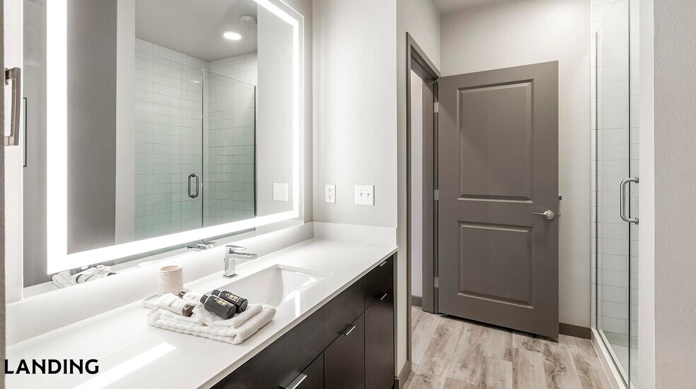 Building Photo - 3150 W Twain Ave