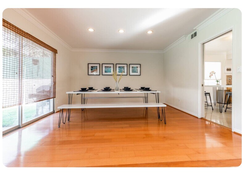 Dining room off kitchen - 15707 Varden St