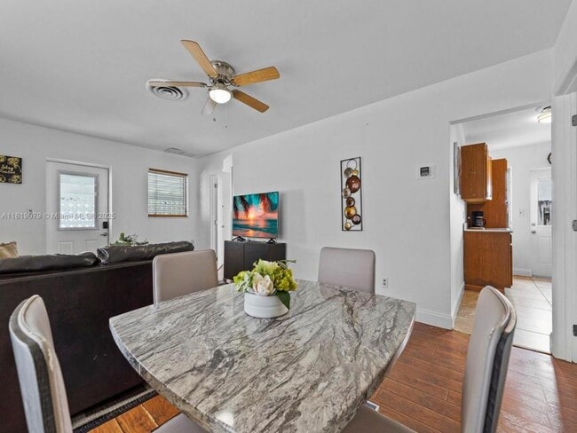 Building Photo - 2 bedroom in Hollywood FL 33020
