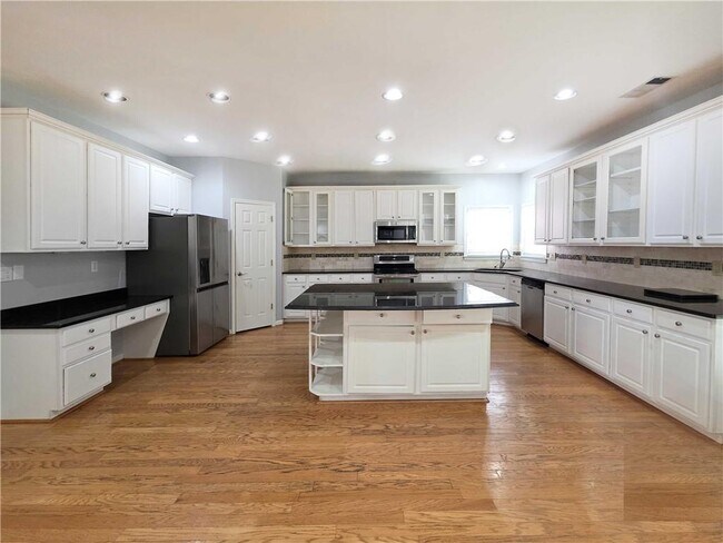 Building Photo - 1689 Clay Brooke Ln SE