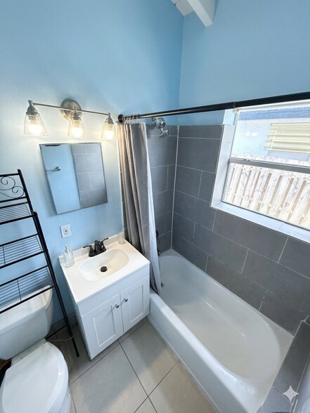 Bathroom - 519 NW 10th Ave
