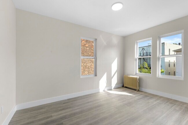 Building Photo - 165 Van Nostrand Ave