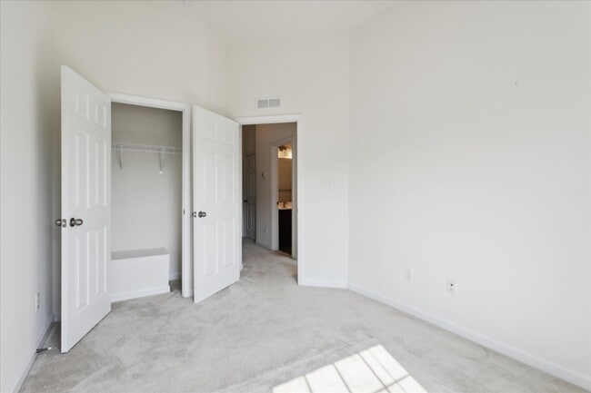 Building Photo - 132 Daybeacon St