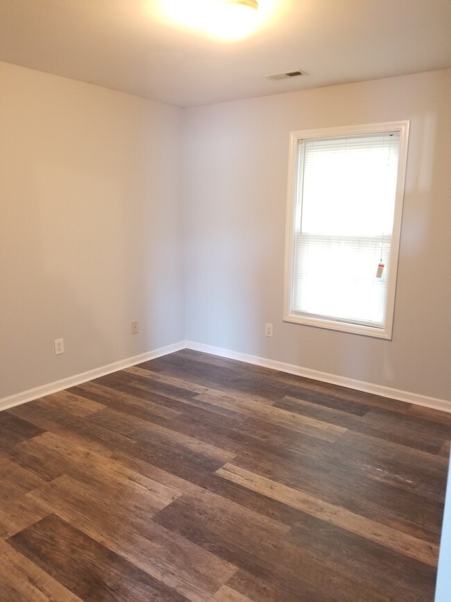 Building Photo - Cute two bedroom apartment for rent!