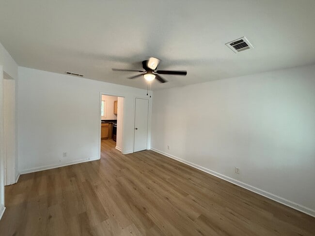 Building Photo - 2210 Fields Ave