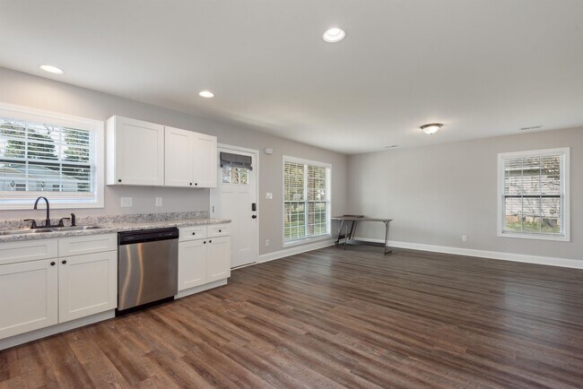 Building Photo - 253 W Watt St