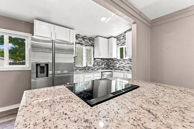 Building Photo - $2,800.95 with $300 Off the first month's rent, 3 Beds - 2 Baths, Single Family Home in Denver wi...