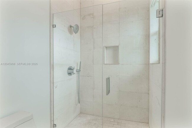 Building Photo - 3406 Ponce de Leon Blvd