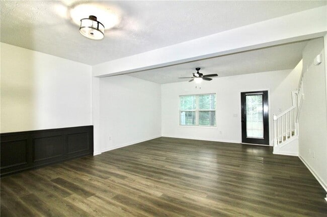 Building Photo - 2555 Flat Shoals Rd