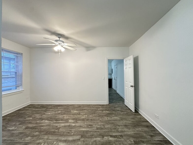Building Photo - 5710 N Winthrop Ave