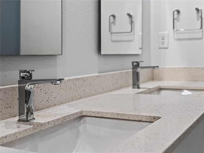 Building Photo - 367 Famagusta Dr