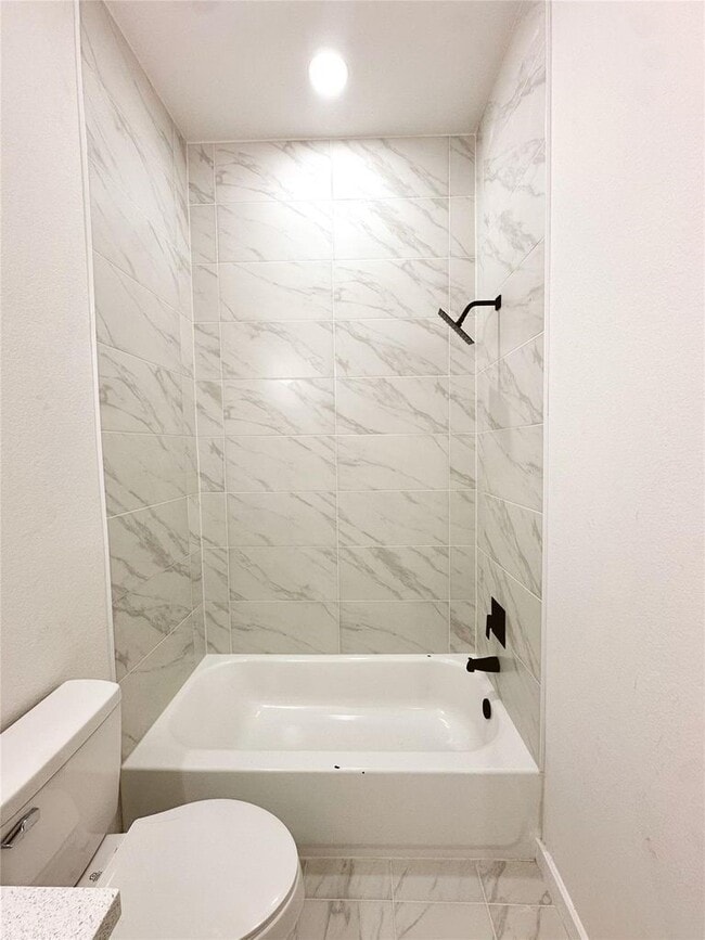 Building Photo - 9705 Garcroft St