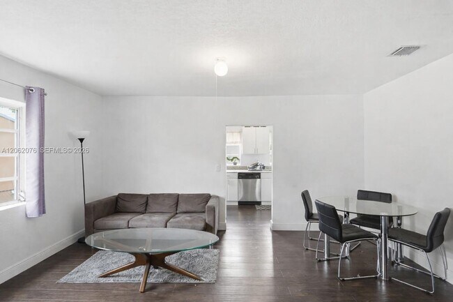 Building Photo - 3645 SW 25th Ter