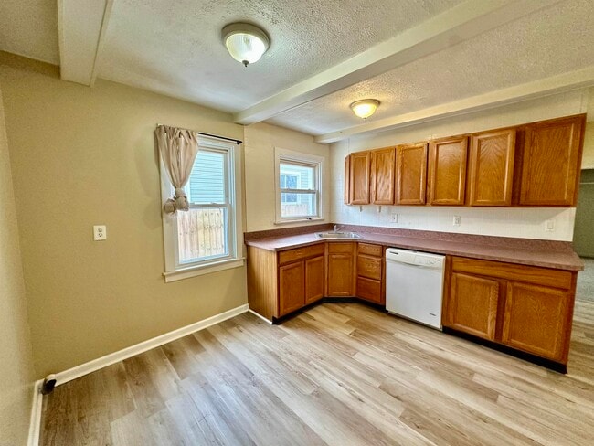 Building Photo - 30240 Groveland St