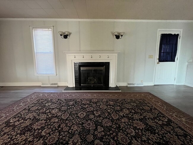 Building Photo - Three Bedroom in Mapleton Local School Dis...