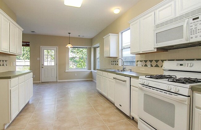 Building Photo - 1502 Brook Grove Dr