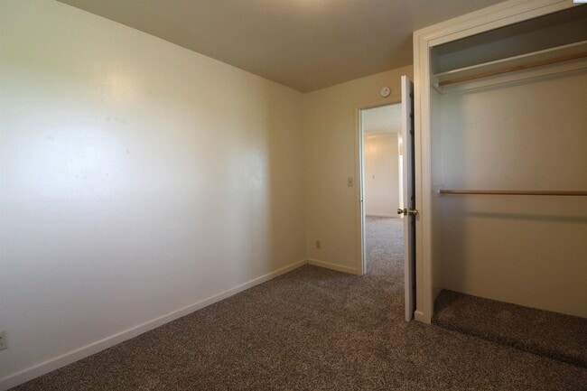 Building Photo - 2 Bed/1 Bath House in North Pasco