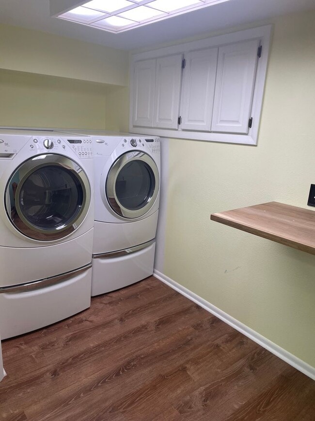 Building Photo - 15 Alderson Ave