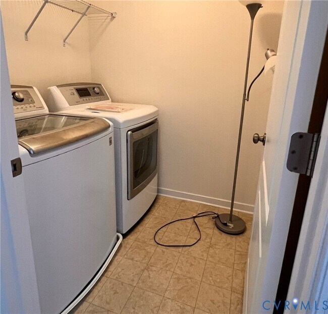 Building Photo - 8842 Rushbrooke Ln