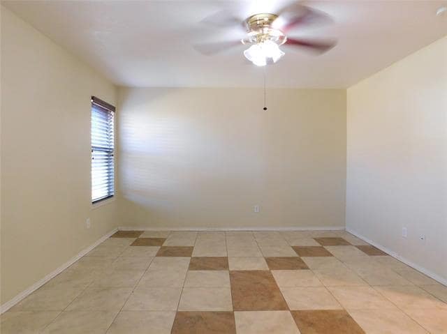 Building Photo - 2801 Saddle Dr