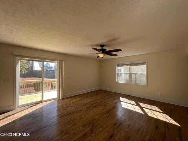 Building Photo - 117 Lightwater Dr