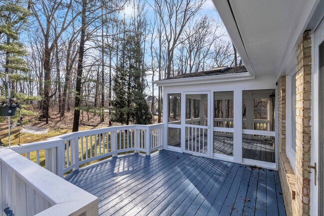 Building Photo - 8616 Chateau Dr