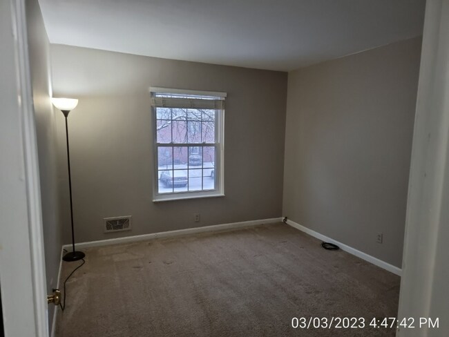 Building Photo - 27598 Echo Valley W