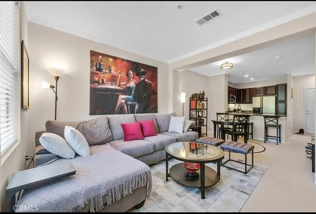 Building Photo - MOVE-IN-SPECIA-VERY-QUIET-AREA-SPACIOUS-UNIT-WITH-WASHER/DRYER