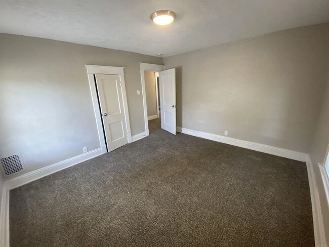 Building Photo - 318 Haney Ave
