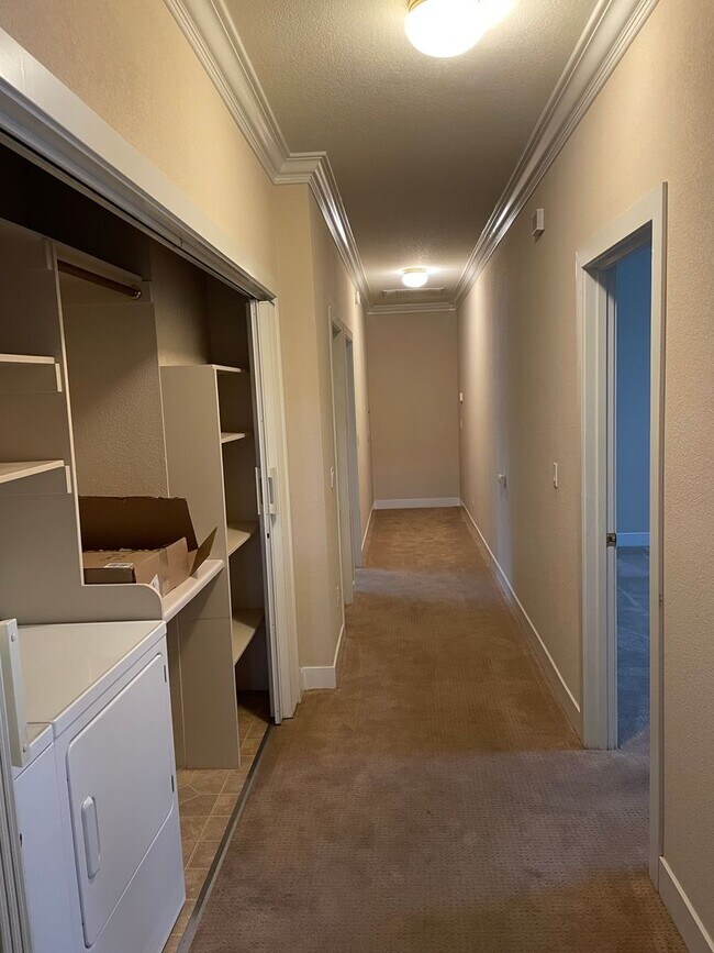 Building Photo - I STREET/22ND CORNER