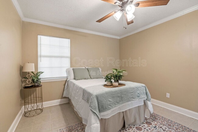 Building Photo - 583 Neal Dr