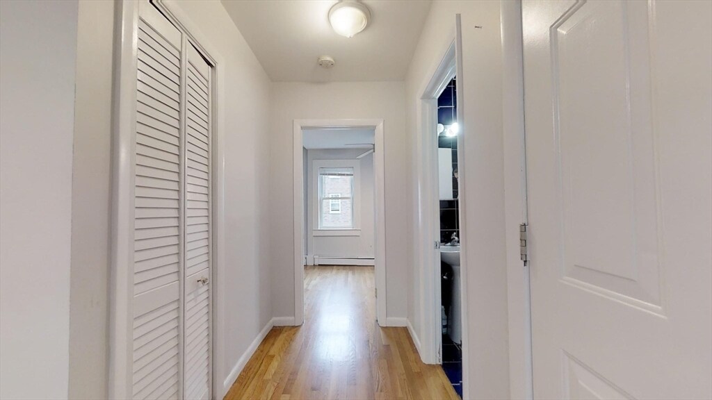 Building Photo - 159 W 7th St