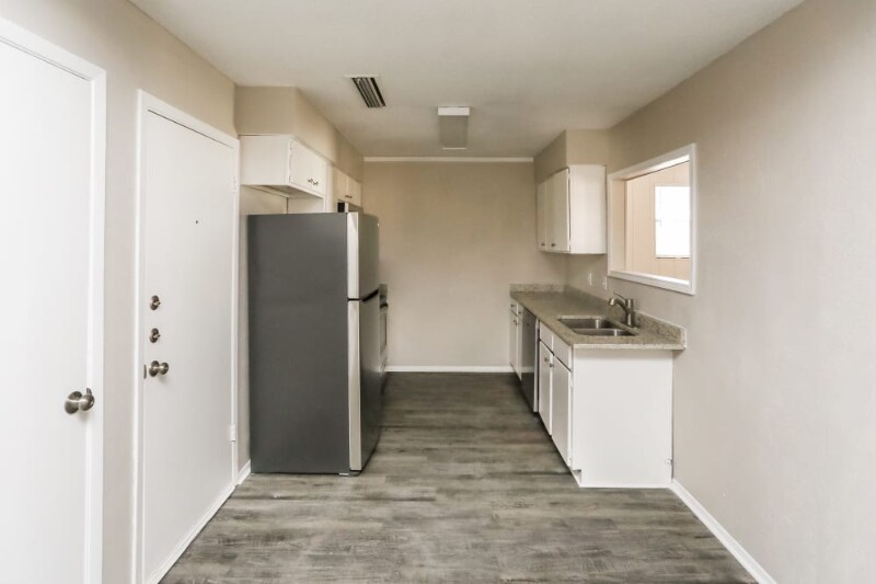 Building Photo - 2626 Princeton Dr