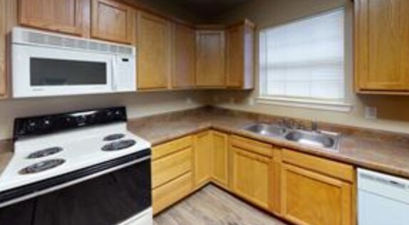 Building Photo - 1012 N Brents Ave