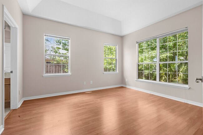 Building Photo - 289 N Churchill Dr